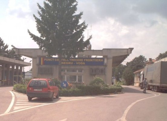Volkswagen cu plăcuţe de înmatriculare false, descoperit în Negru Vodă